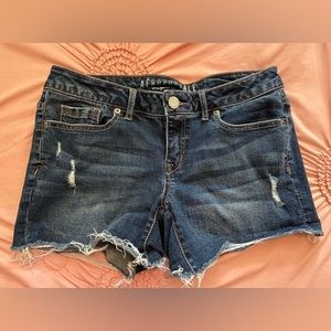 Jean Shorts ripped size 4